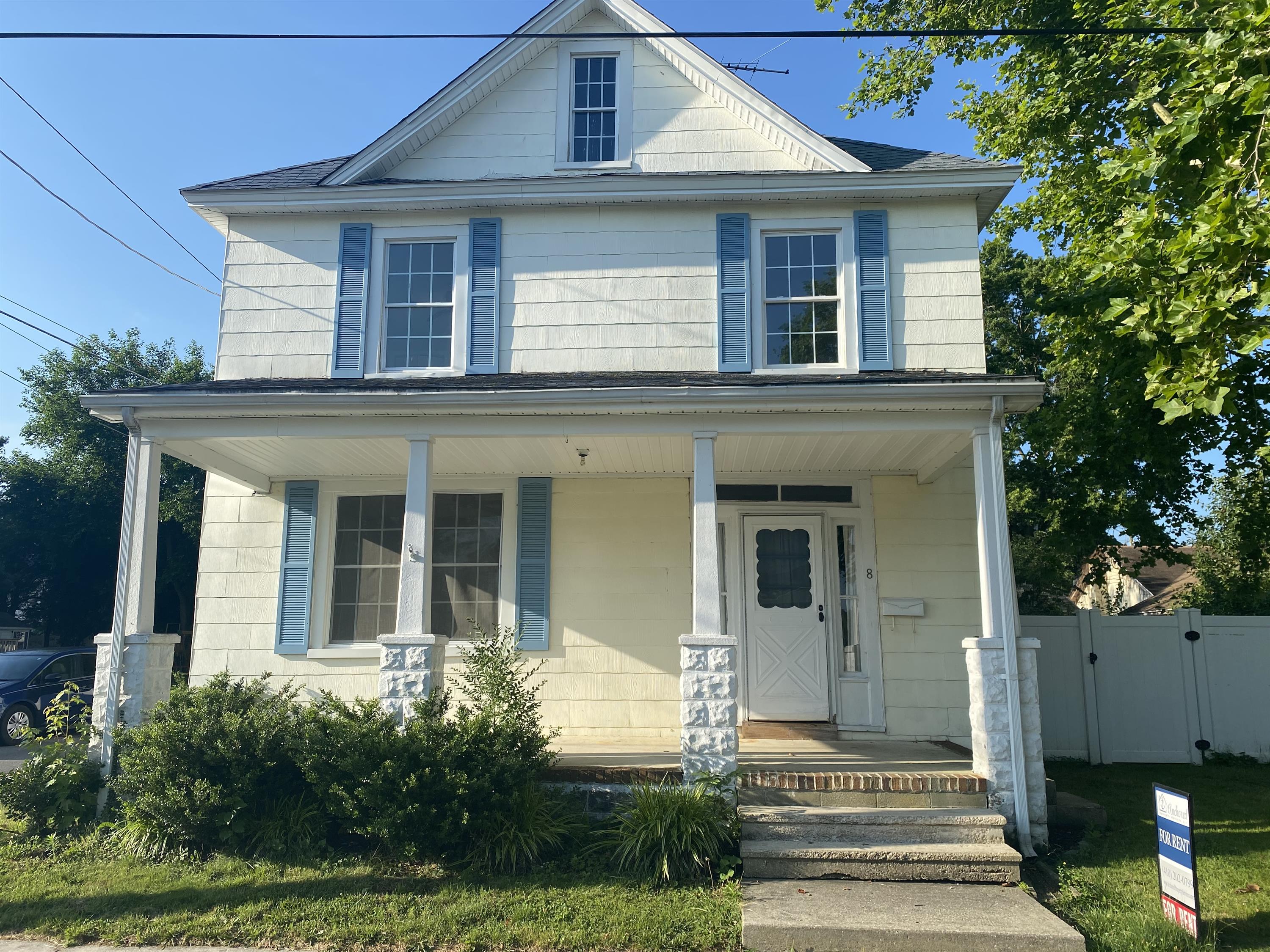 8 Delaware Avenue
