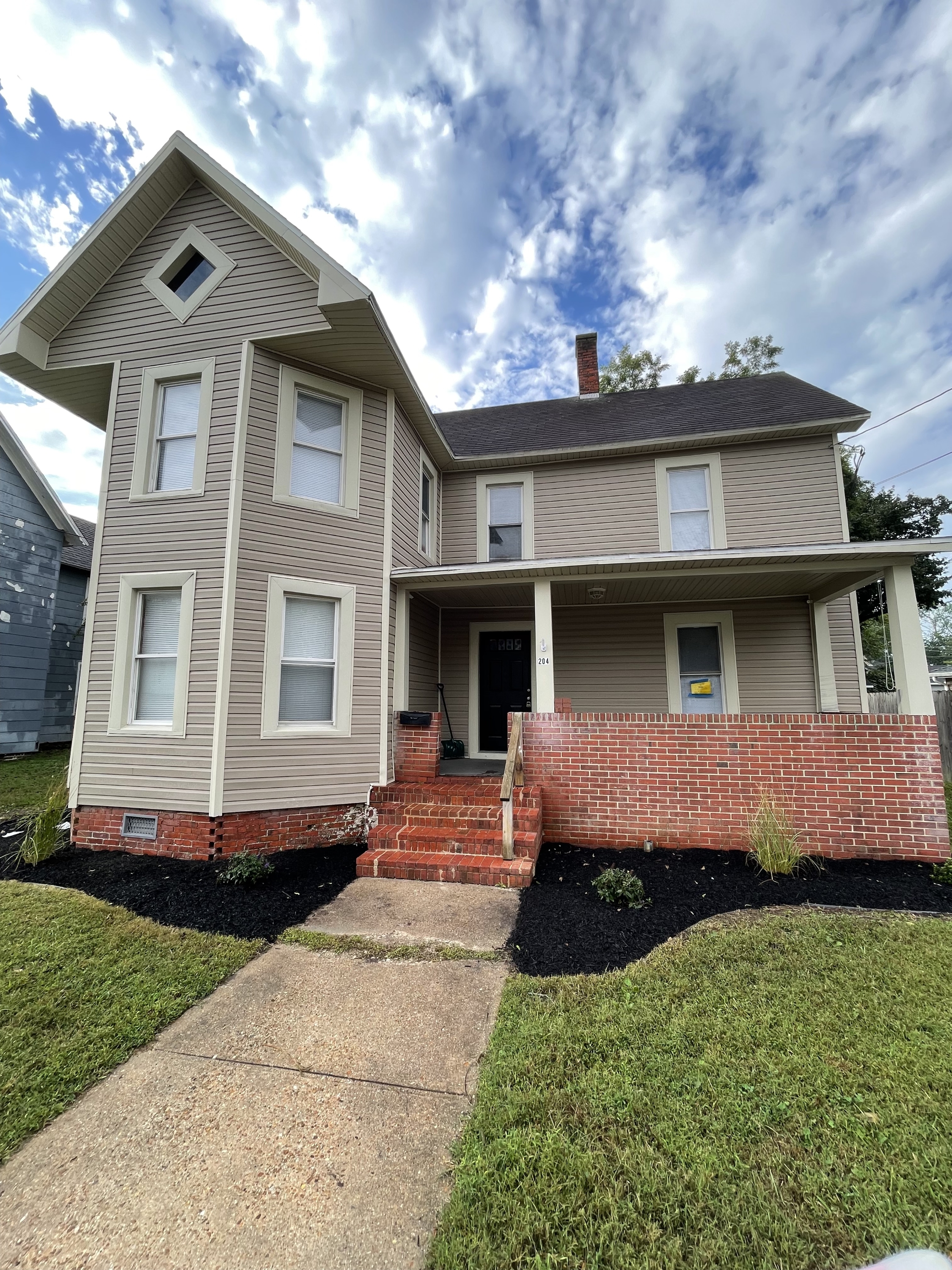 204 East Chestnut Street